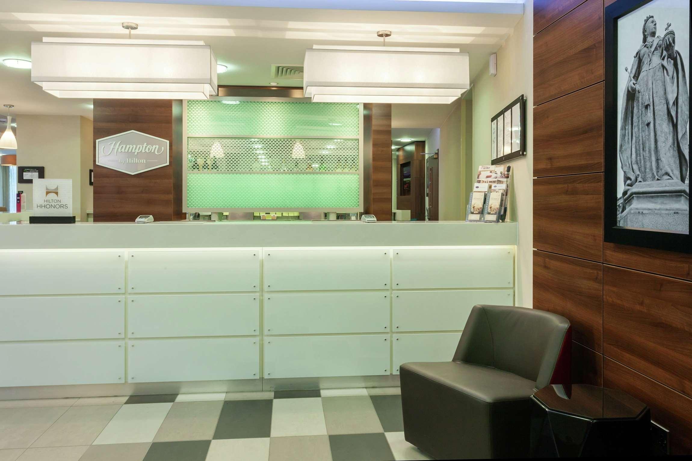 希尔顿伯明翰珠宝区汉普顿酒店 外观 照片